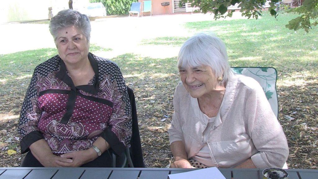 Pilarín Bayés y Maribel Huesca recuerdan juegos y comidas de antes